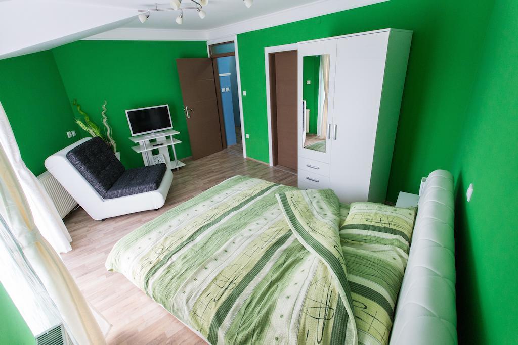 Day 'n' Night Hostel